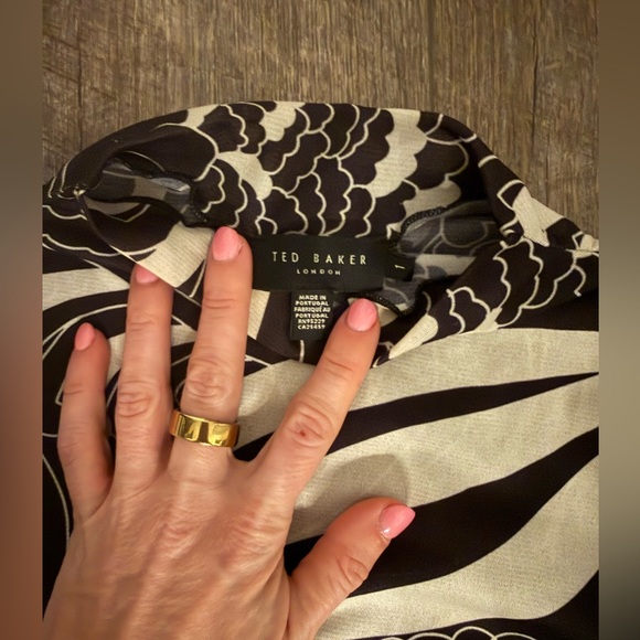 Ted Baker x London Fog, SHEER Black and Cream Abstract Top with Mock Neck SM - Picture 2 of 2